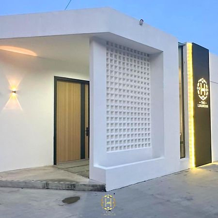 Villa The Luxurious 27, Johor Bahru Extérieur photo