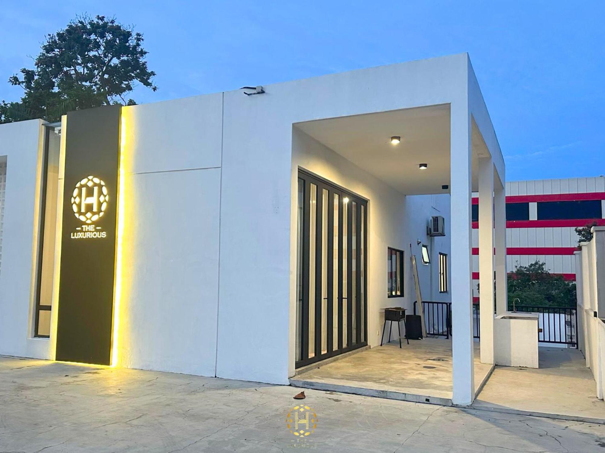 Villa The Luxurious 27, Johor Bahru Extérieur photo